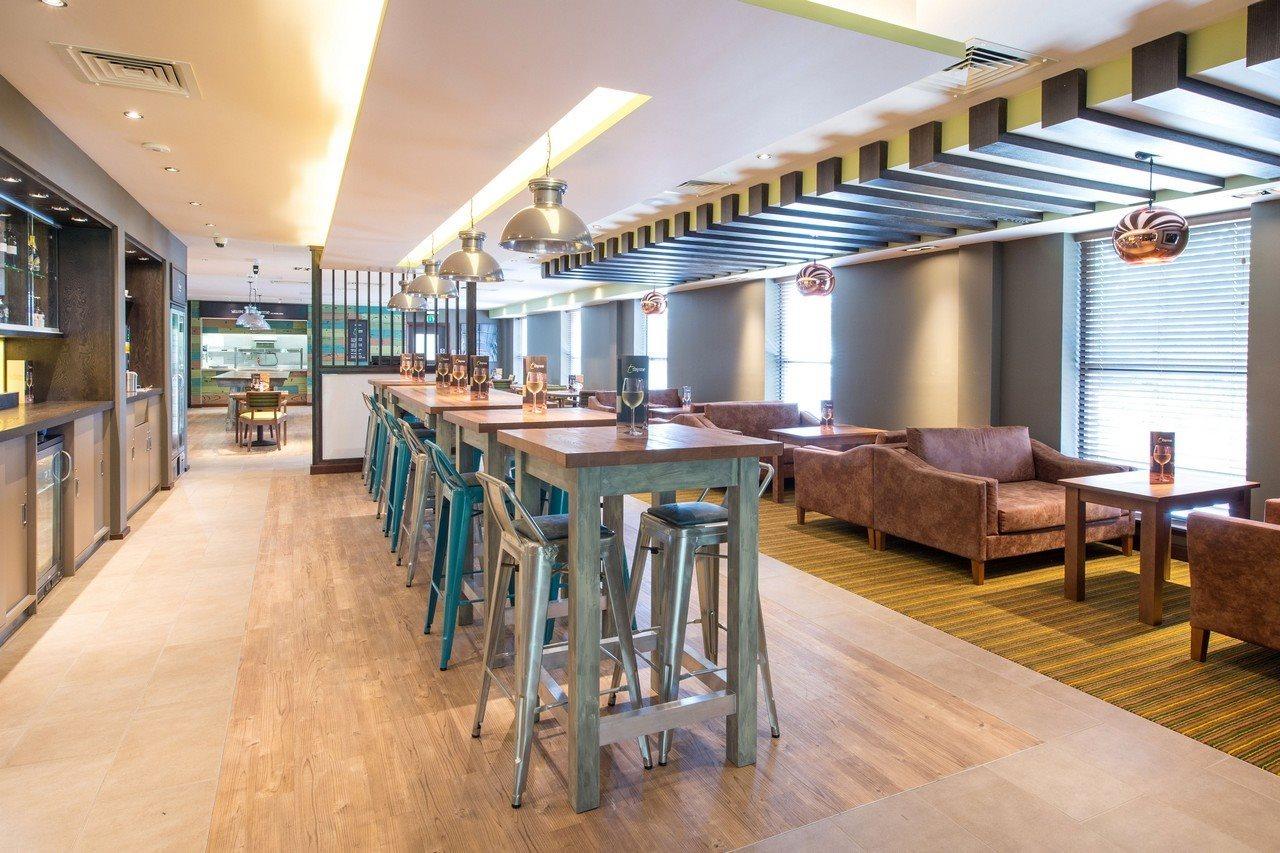 Premier Inn Chelmsford City Centre エクステリア 写真