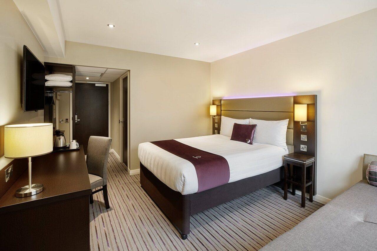 Premier Inn Chelmsford City Centre エクステリア 写真