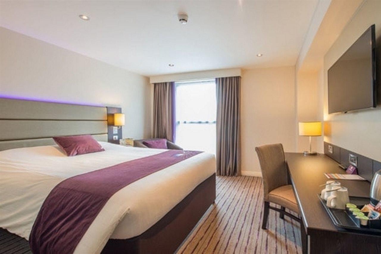 Premier Inn Chelmsford City Centre エクステリア 写真